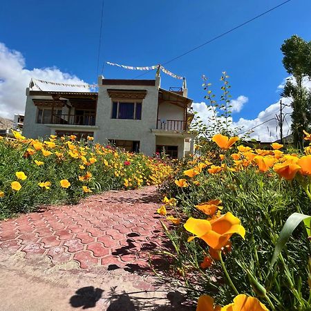 Hotel Chakzot Garden House Leh Exterior foto