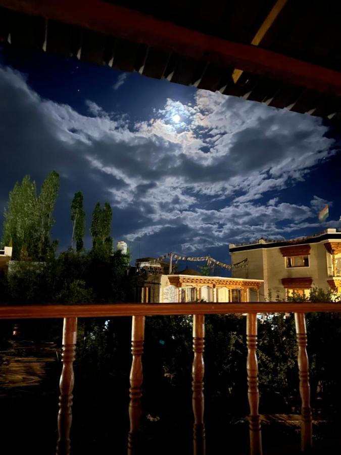 Hotel Chakzot Garden House Leh Exterior foto