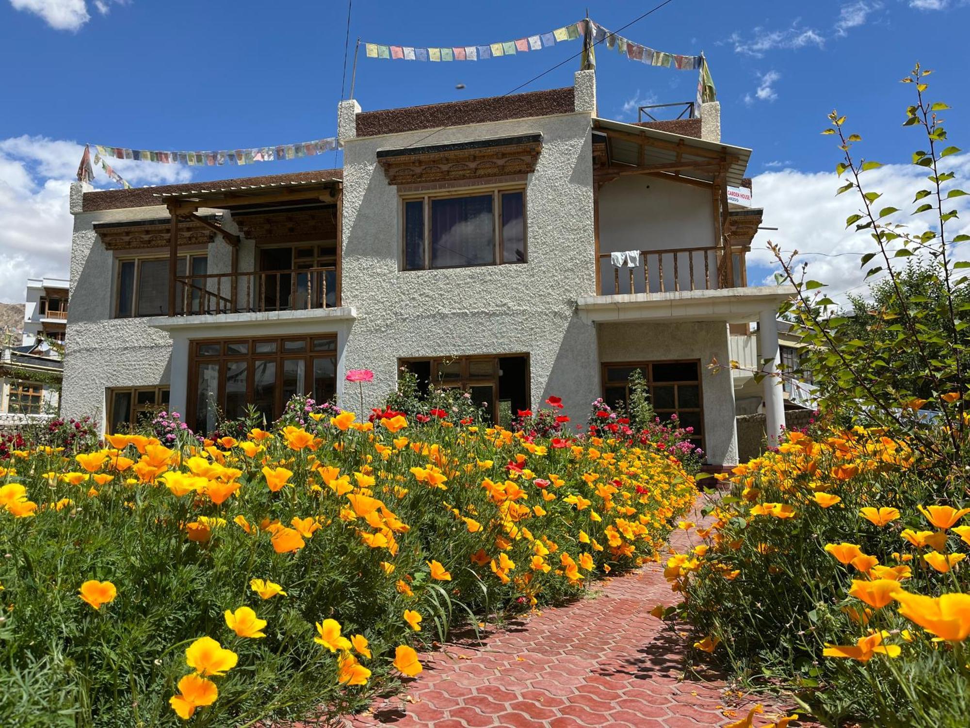 Hotel Chakzot Garden House Leh Exterior foto